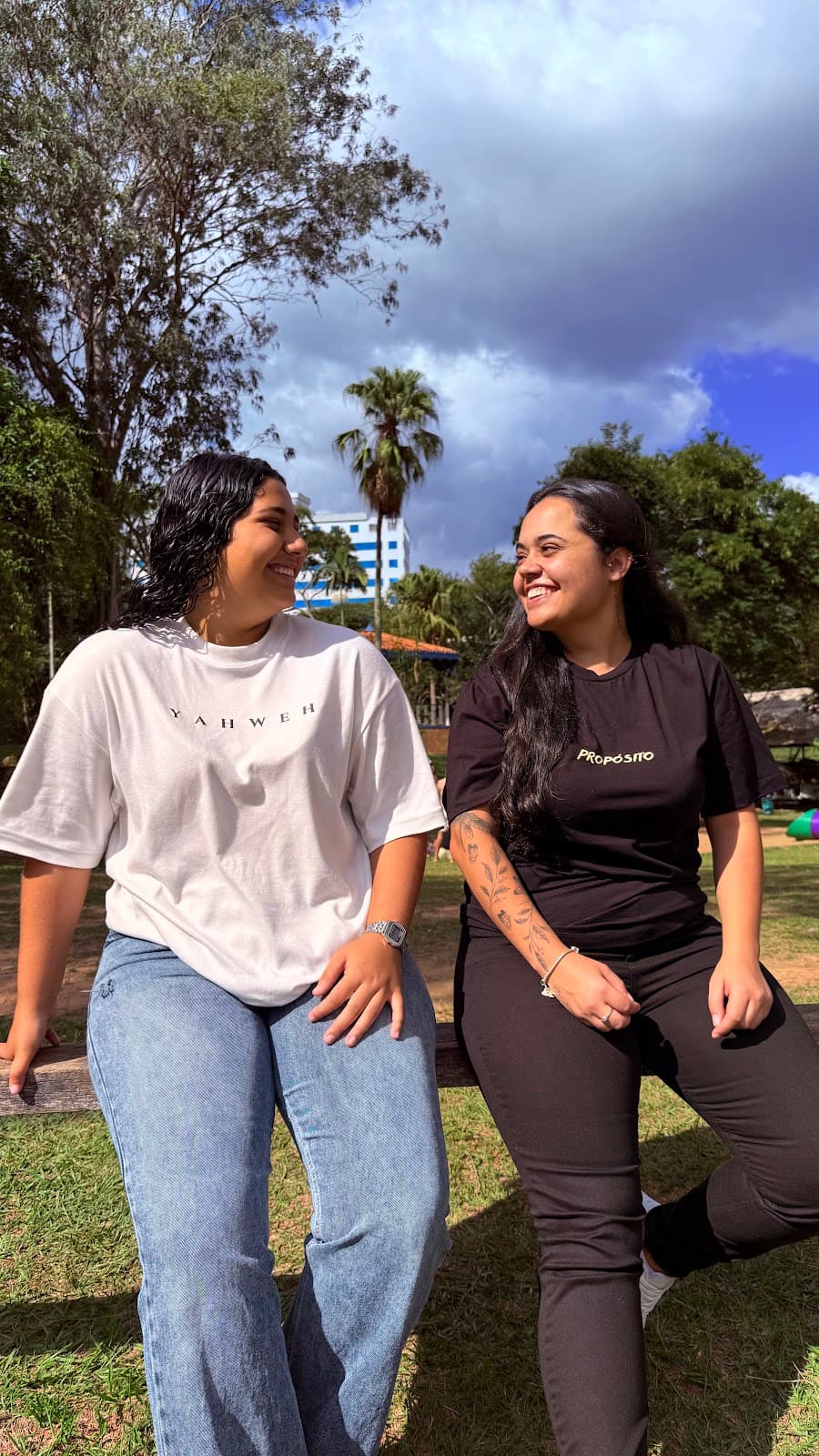 Camiseta Cristo em Suas Linhas — hover