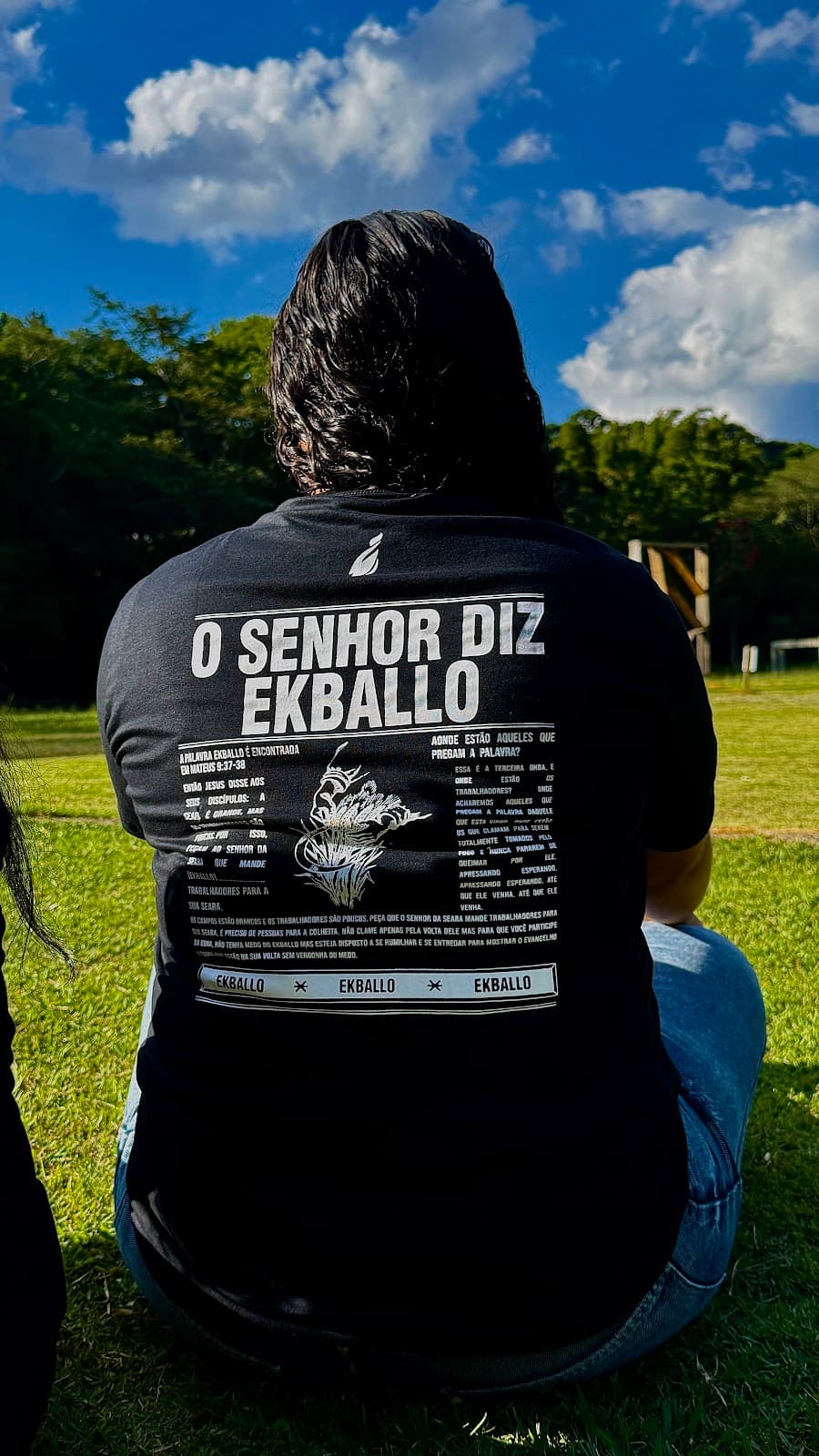 Camiseta Renovado — model