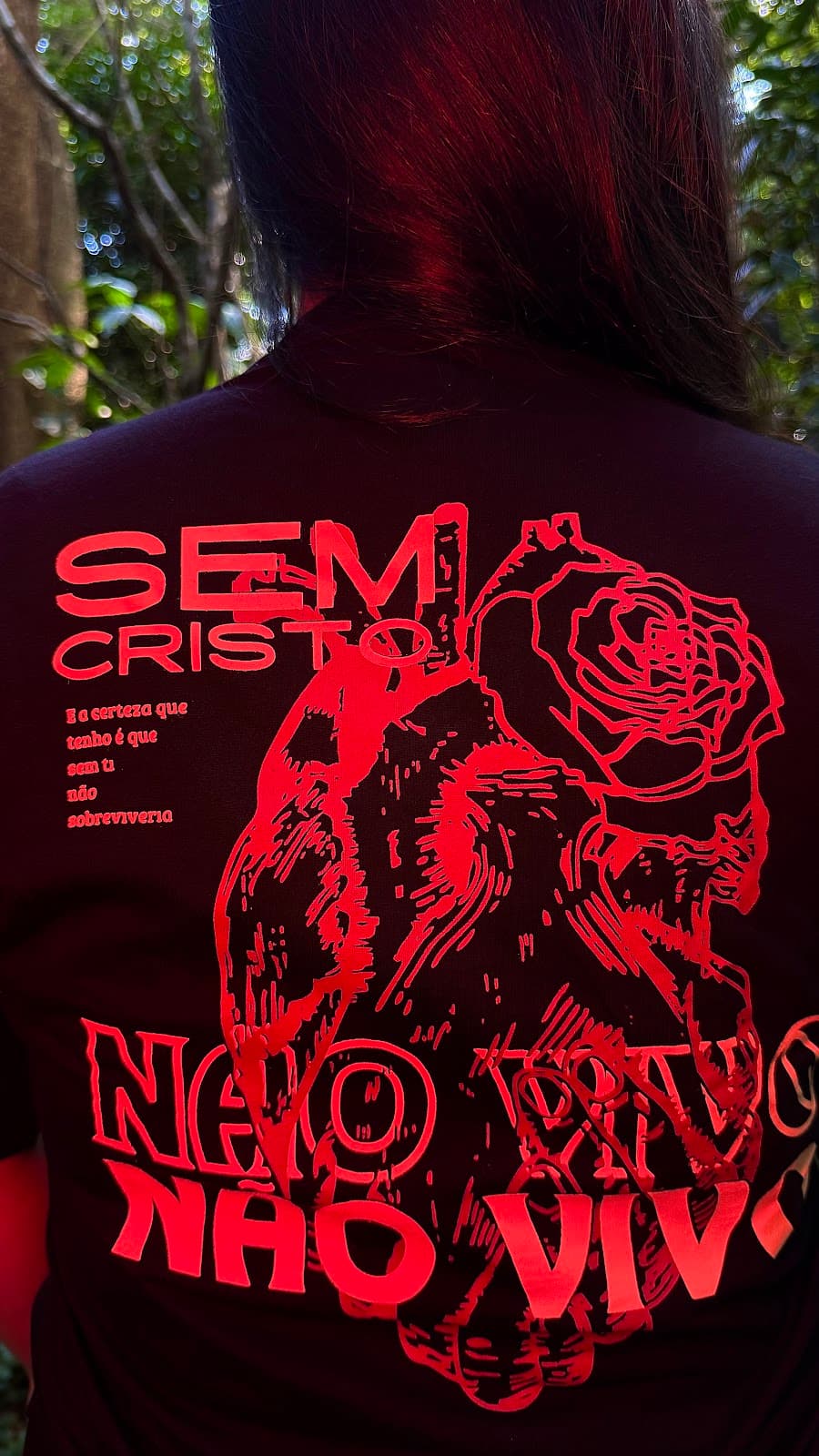 Camiseta Oversized Fé Urbana — model